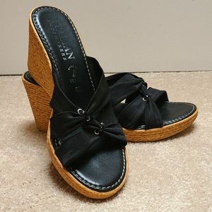 Black Wedge sandals